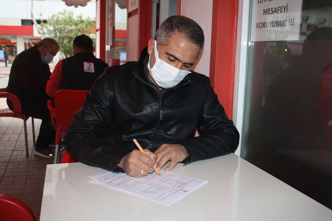 HÜDA PAR Mersin İl Başkanlığı Kızılay’a kan bağışında bulundu HÜDA PAR Mersin İl Başkanlığı Kızılay’a kan bağışında bulundu